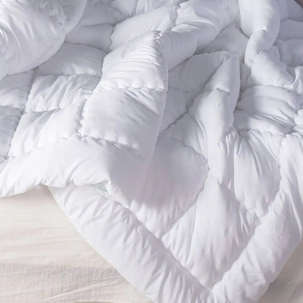 Real Aloevera Gel Coated Premium Ultra Soft All Season Quilt - 250 GSM