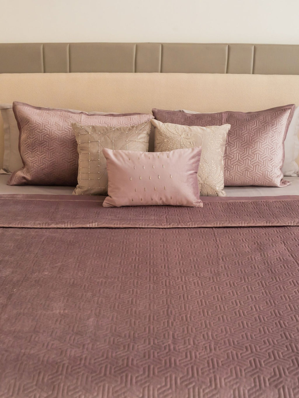 Sadyaska Zayne Lilac Velvet Trousseau Set 10 Pcs Product