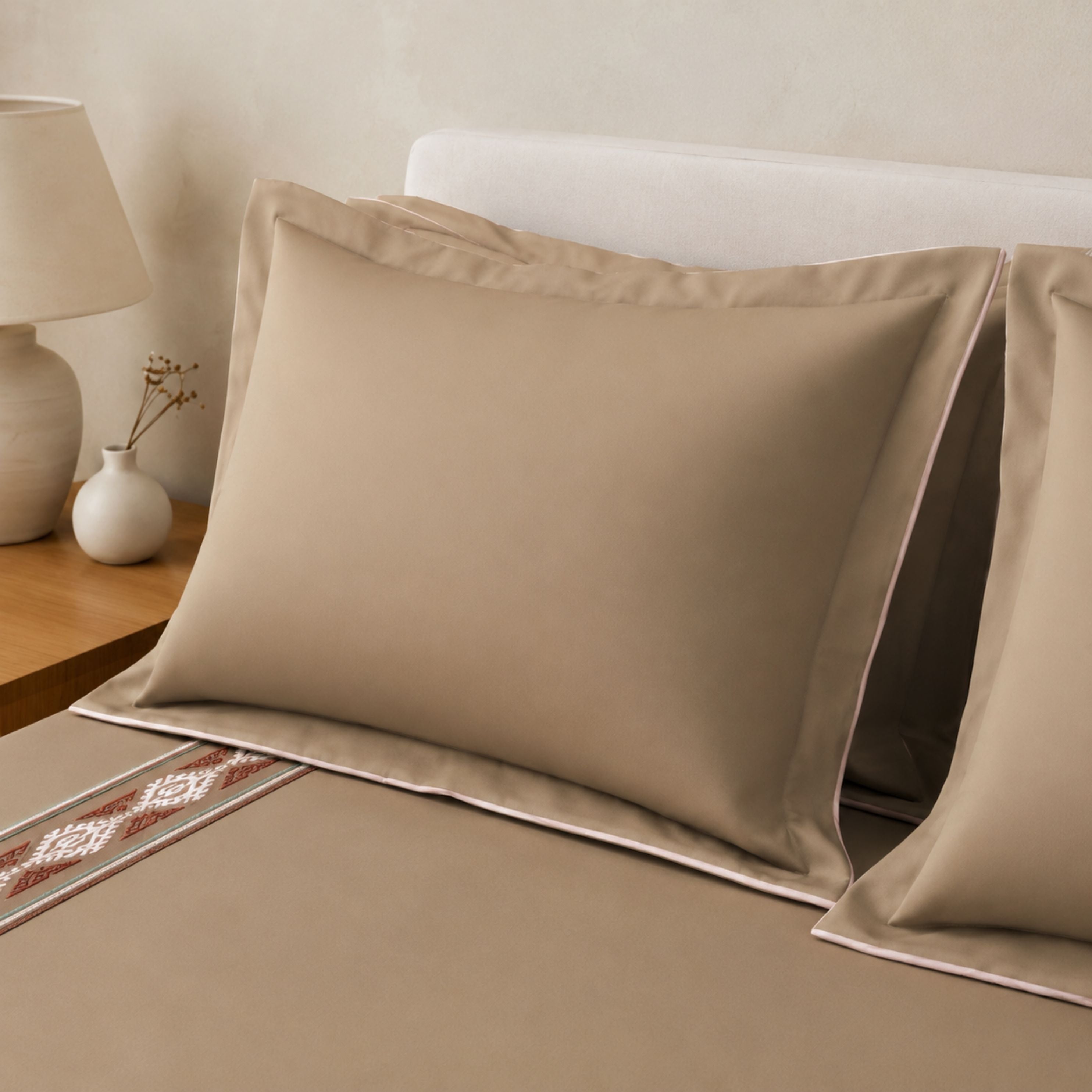 Sansaar by DDdecor Large Bedsheet Set with 2 Pillow Covers - Delia - Coffee - Embroidered - 1 Pc