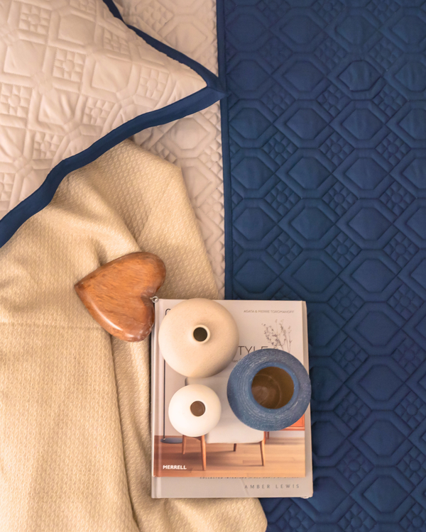 Sadyaska Quilted Navy and Ivory Malta Reversible 1 Pcs Bedspread
