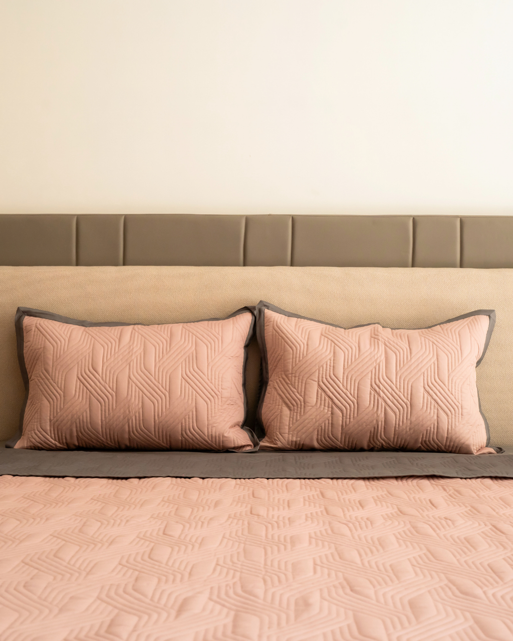 Sadyaska Quilted Old Rose and Dark Grey Magnolia Reversible 1 Pcs Bedspread