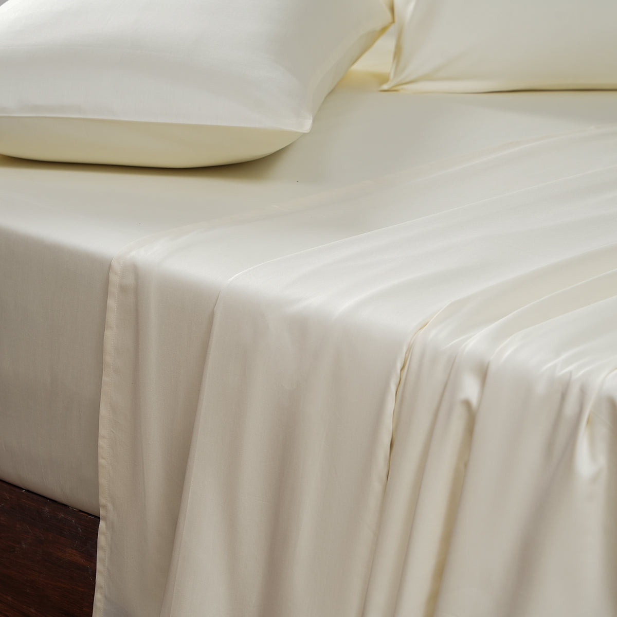 Melina Plain 100% Cotton Extra Soft & Luxurious Bed Sheet With Pillow Covers