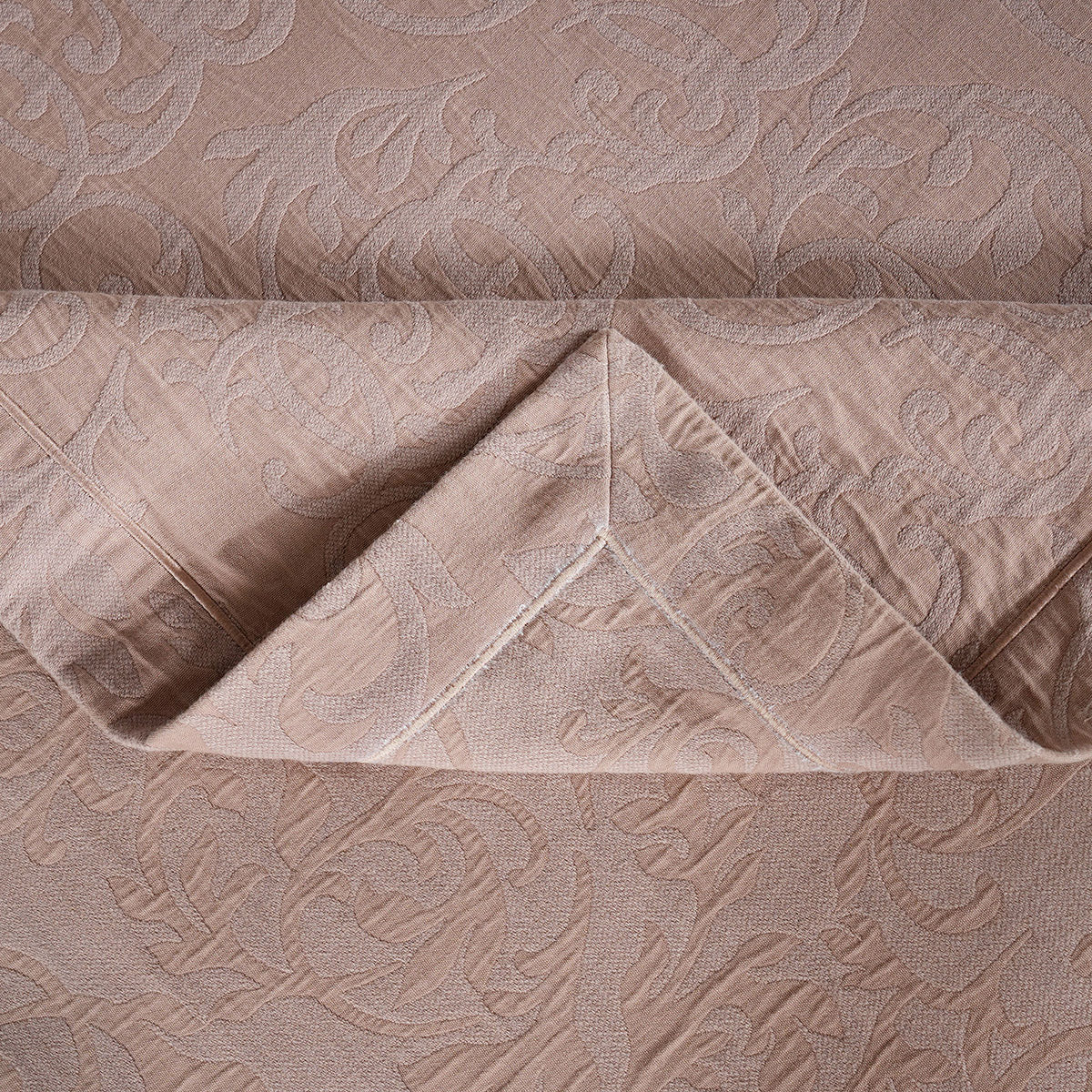 Classical Impression Curly Scroll 100% Cotton Bed Cover Rust