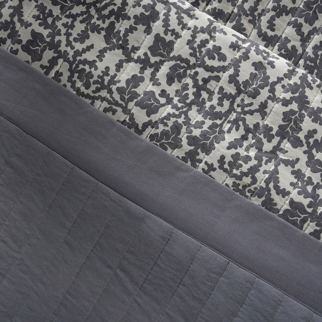Classical Impression Ornamental Quilt/Quilted Bed Cover Grey