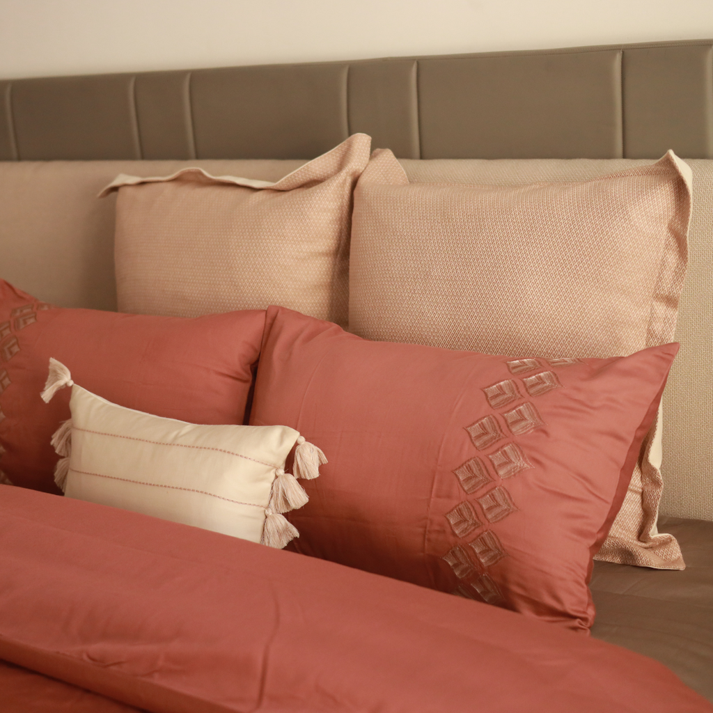 Sadyaska Inaya Dusty Rose Woven Throw with s 1 Pcs Euro Sham