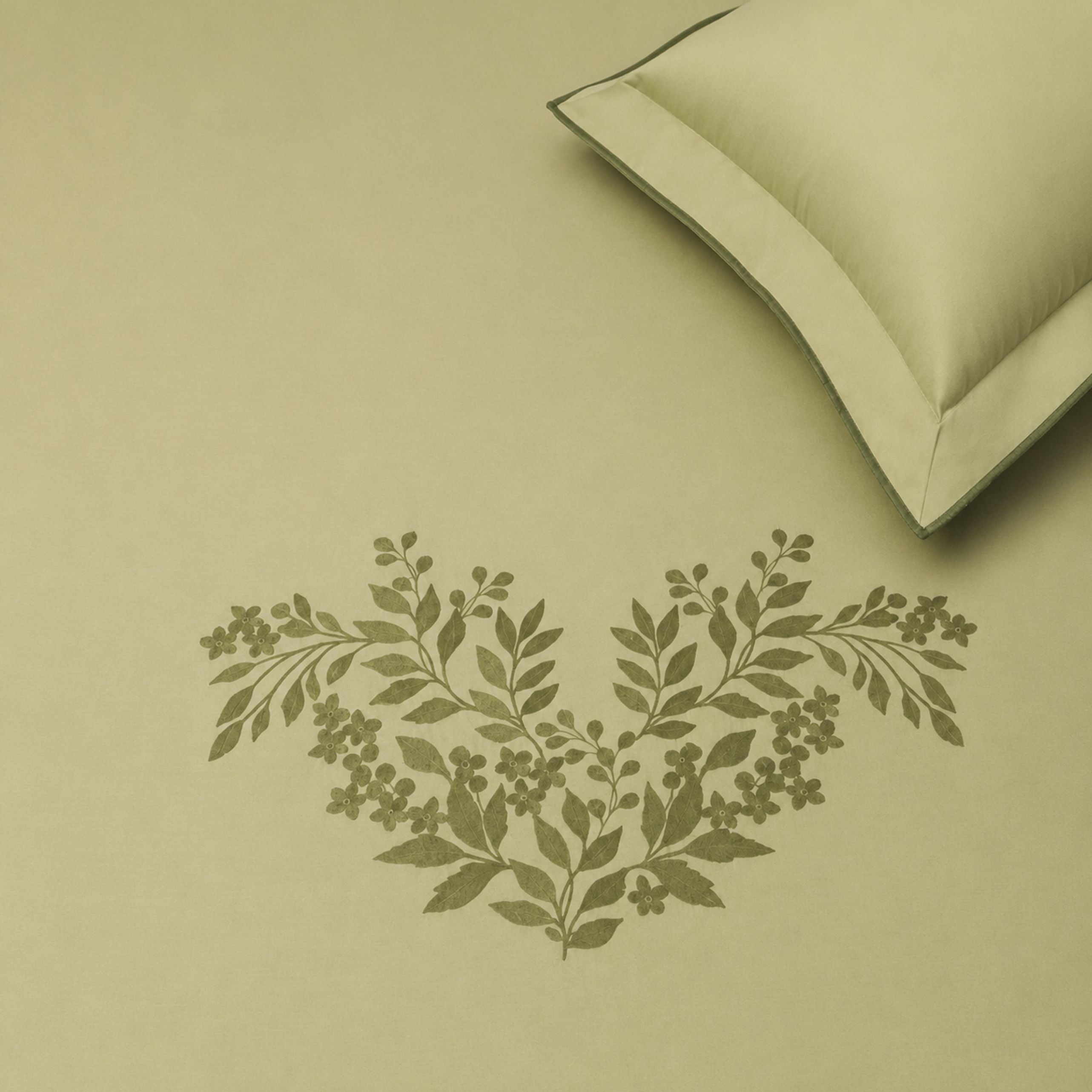 Sansaar by DDdecor Large Bedsheet Set with 2 Pillow Covers - Willowmere - Celadon - Embroidered - 1 Pc