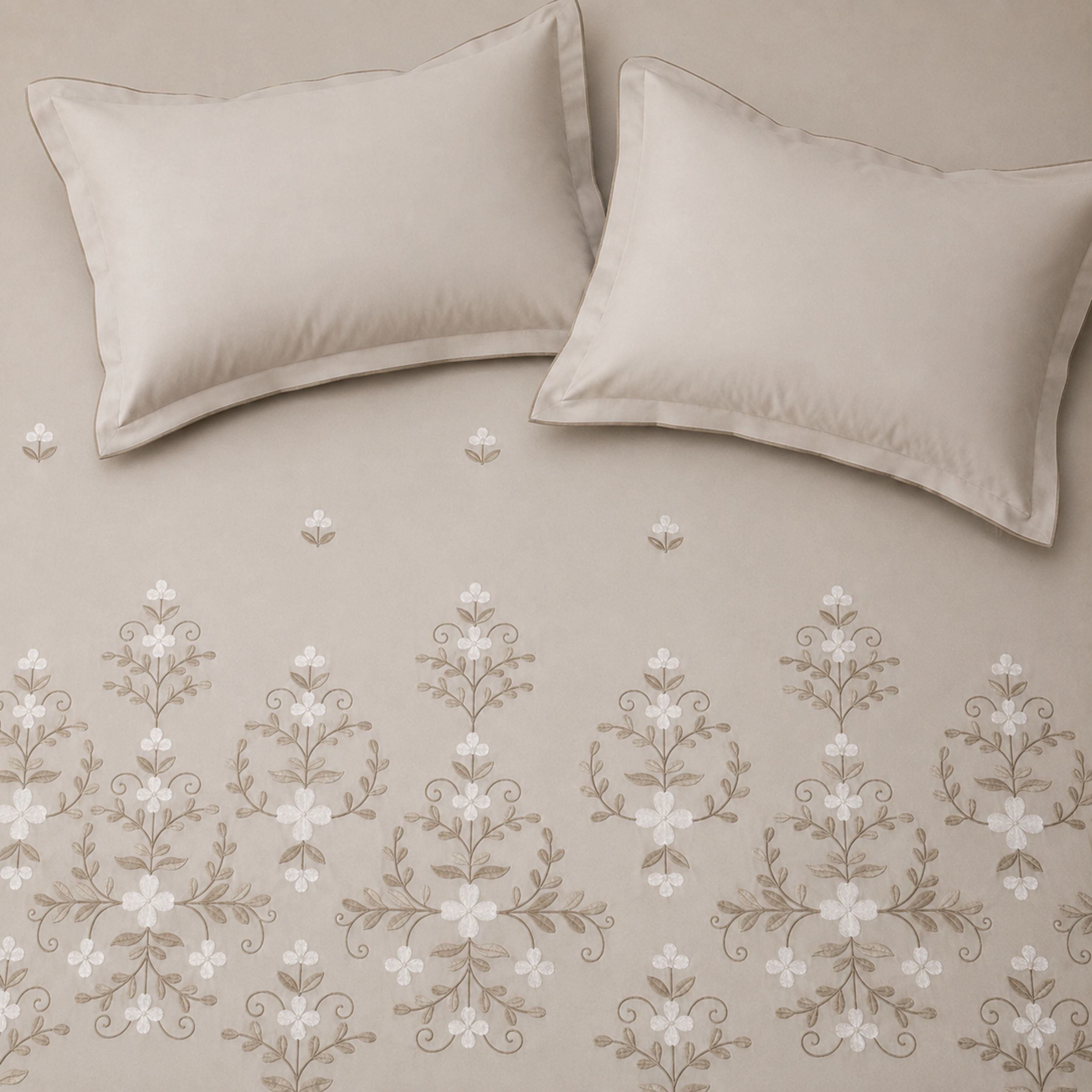 Sansaar by DDdecor Large Bedsheet Set with 2 Pillow Covers - Blossette - Silver Lining - Embroidered - 1 Pc
