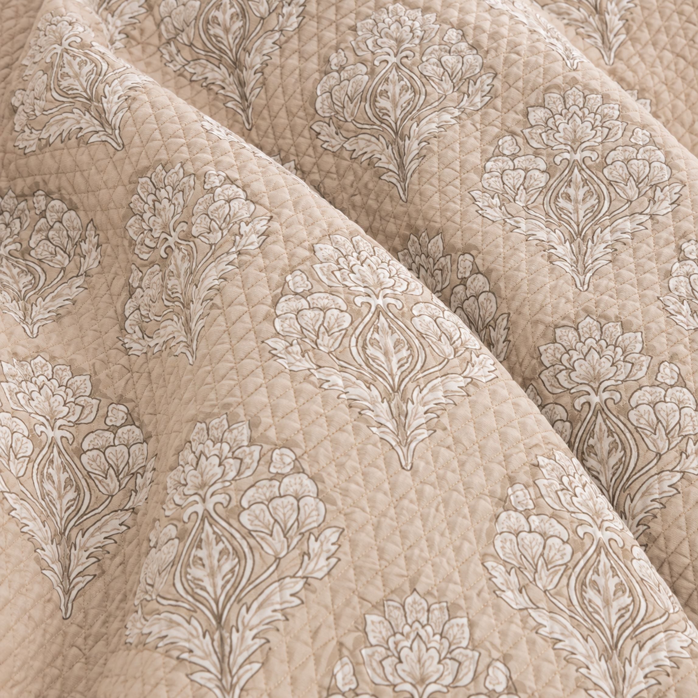 Sansaar by D’Decor Renwick Quilted Bedspread In A Bag 1 Pc