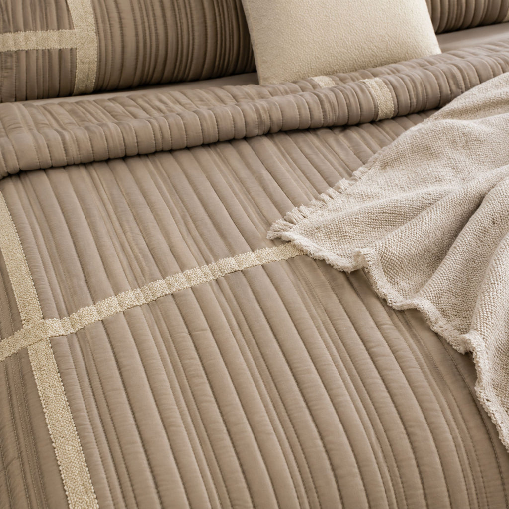 Sansaar by D’Decor Isla Quilted Bedspread In A Bag 1 Pc