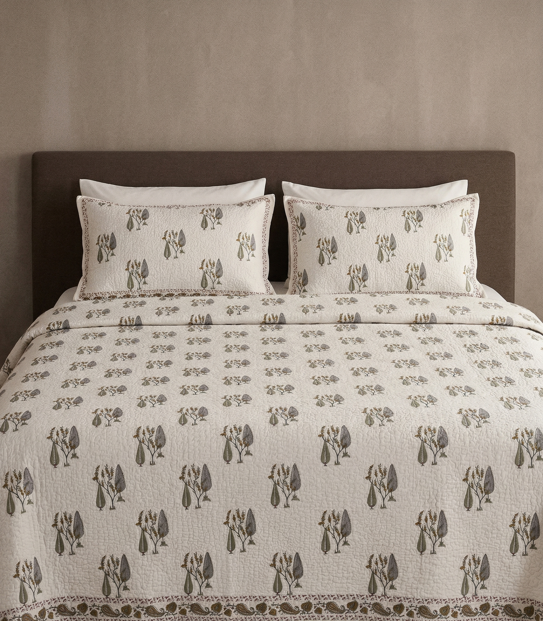 Jaipuri Cotton Quilted Bedcover Set with Pillow Covers | Off White Floral Block Print | King Size
