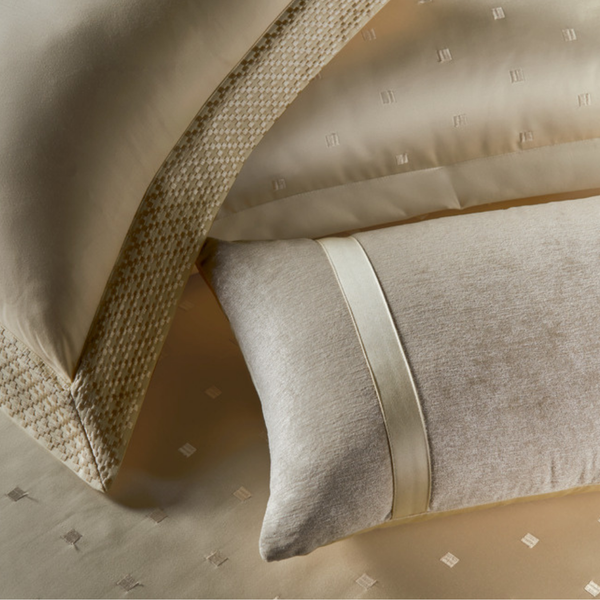 D'Decor Luxor Sanders Butter Cream Super Premium 6-Piece Bedding Gift Set | 800 TC Cotton Sateen & Monotone Embroidered Quilted Bed Cover | LX01 Butter Cream