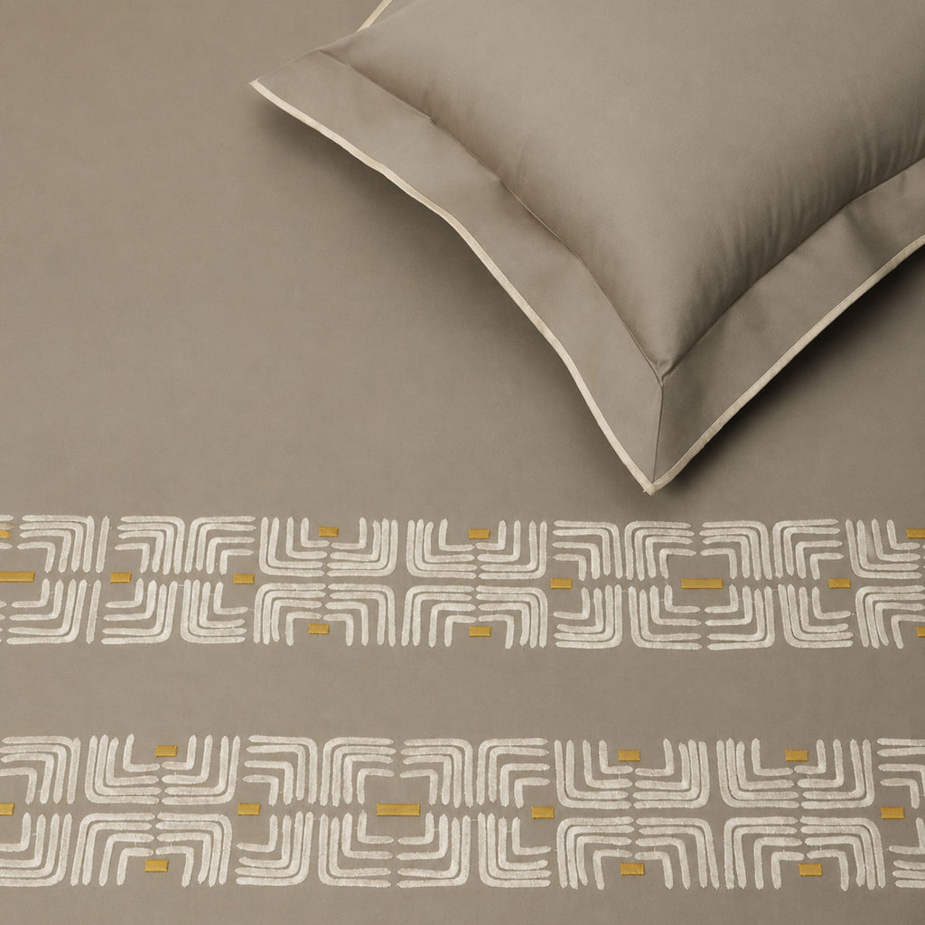 Sansaar by DDdecor Large Bedsheet Set with 2 Pillow Covers - Deco - Metallic Grey - Embroidered - 1 Pc