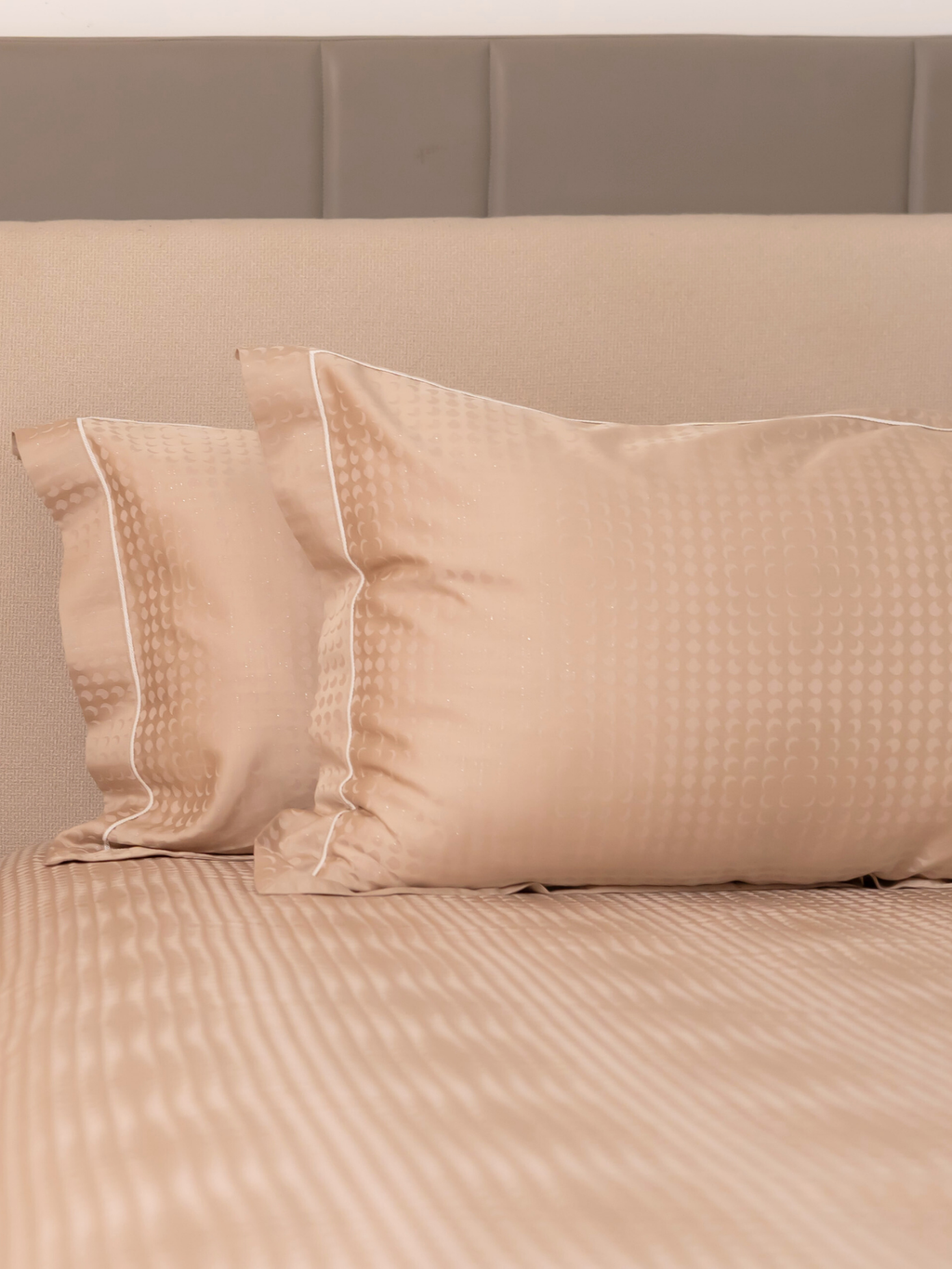 Sadyaska Biscotti Beige Premium Tencel Jacquard Set with Lace 1 Pcs Bedsheet