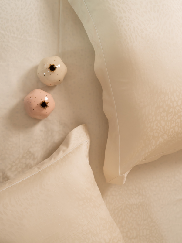Sadyaska Vanilla Frost Premium Tencel Jacquard Set with Lace 1 Pcs Bedsheet