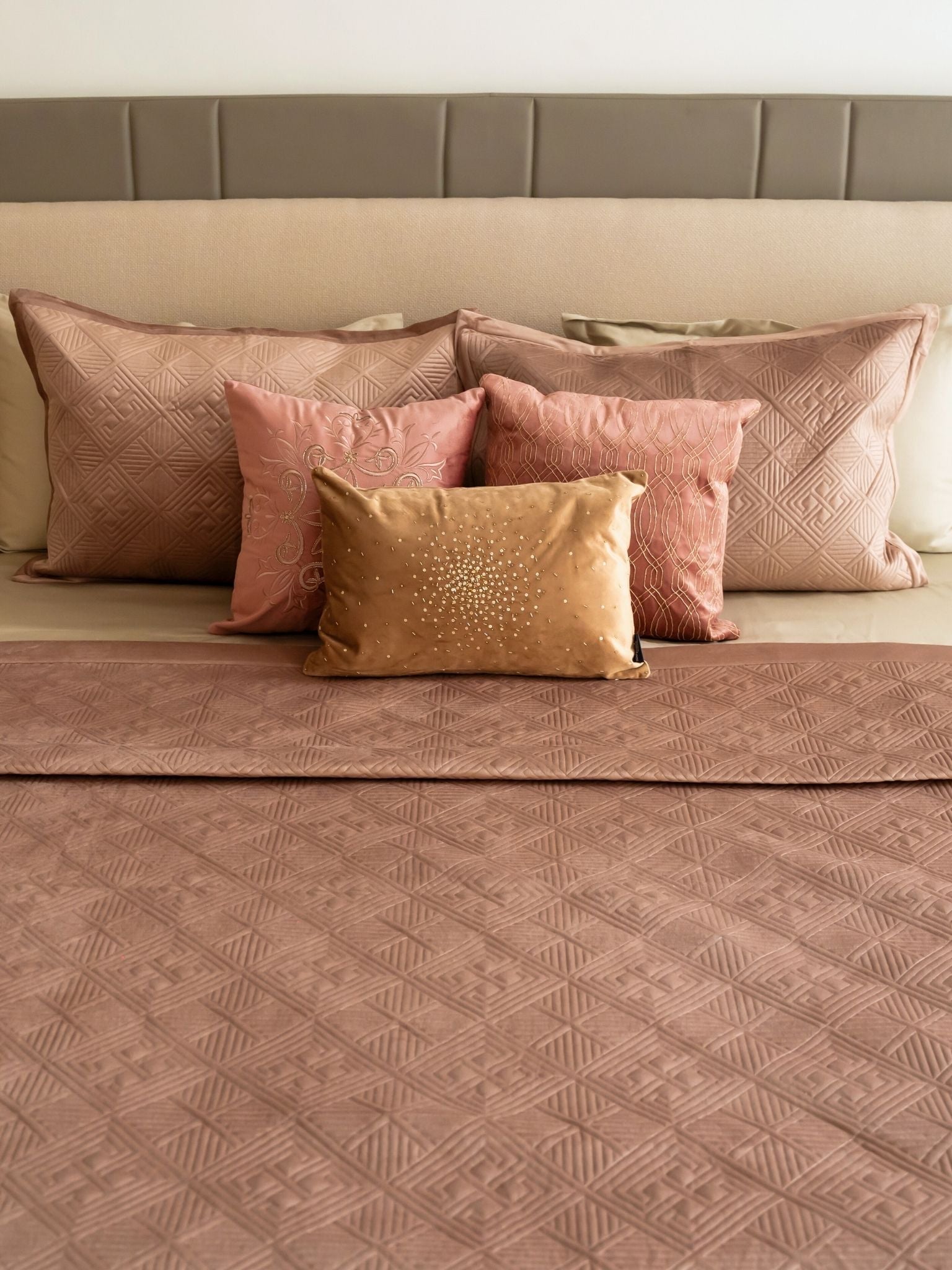 Sadyaska Isla Buff Velvet Set 1 Pcs Bedspread