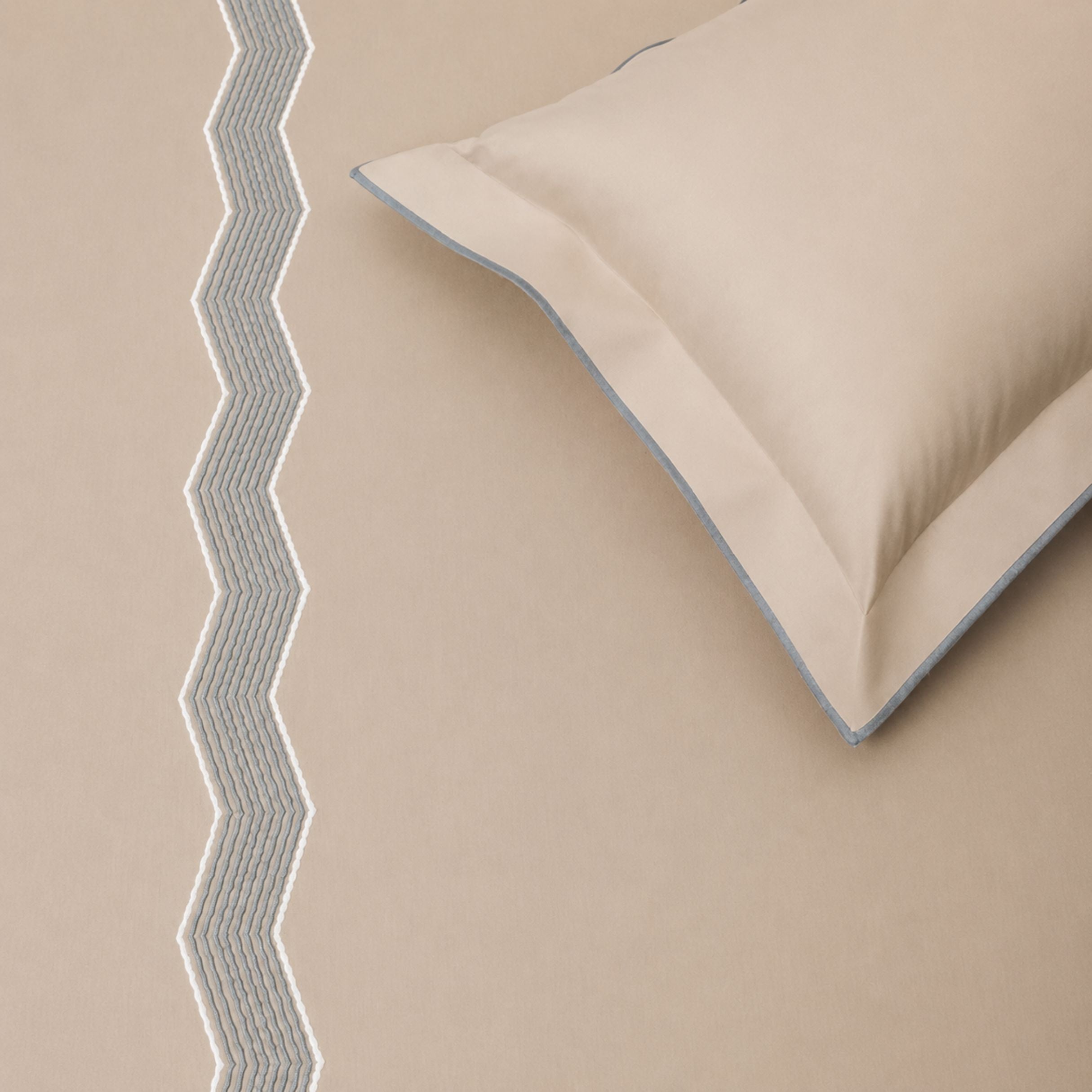 Sansaar by DDdecor Large Bedsheet Set with 2 Pillow Covers - Accord - Birch - Embroidered - 1 Pc