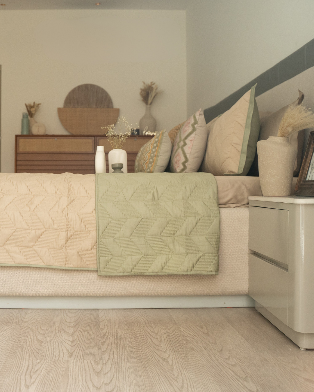 Sadyaska Quilted Forest Green and Sand Astor Reversible 1 Pcs Bedspread