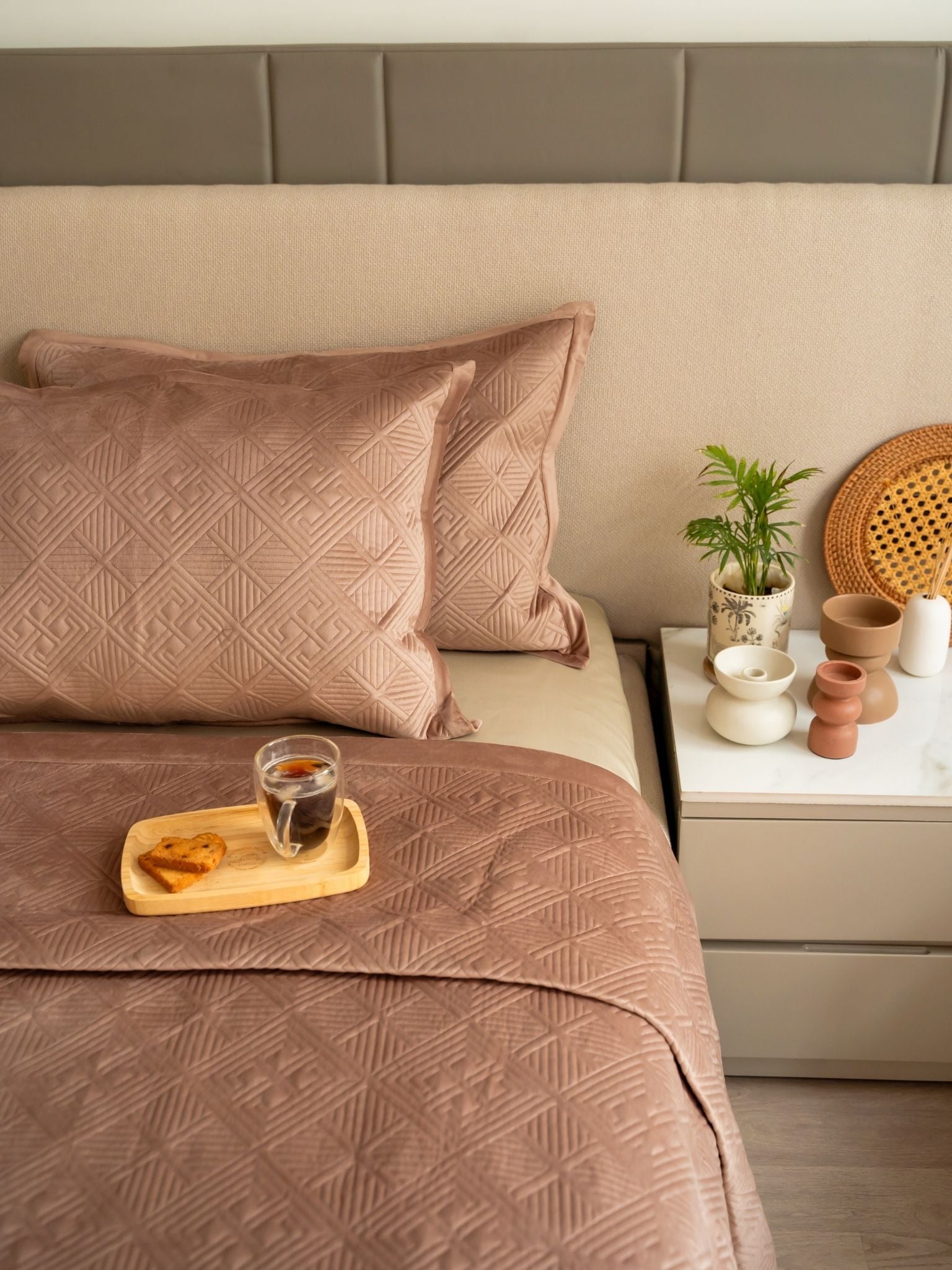 Sadyaska Isla Buff Velvet Set 1 Pcs Bedspread