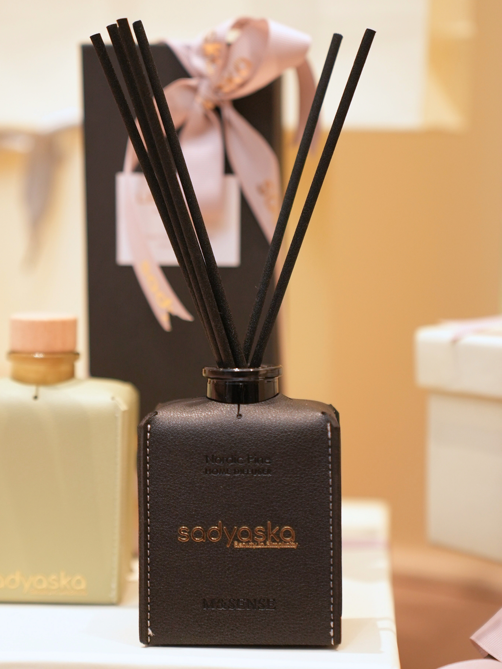 Sadyaska Nordic Pine Home Perfume Diffuser -Black Leather 1 Pcs Product