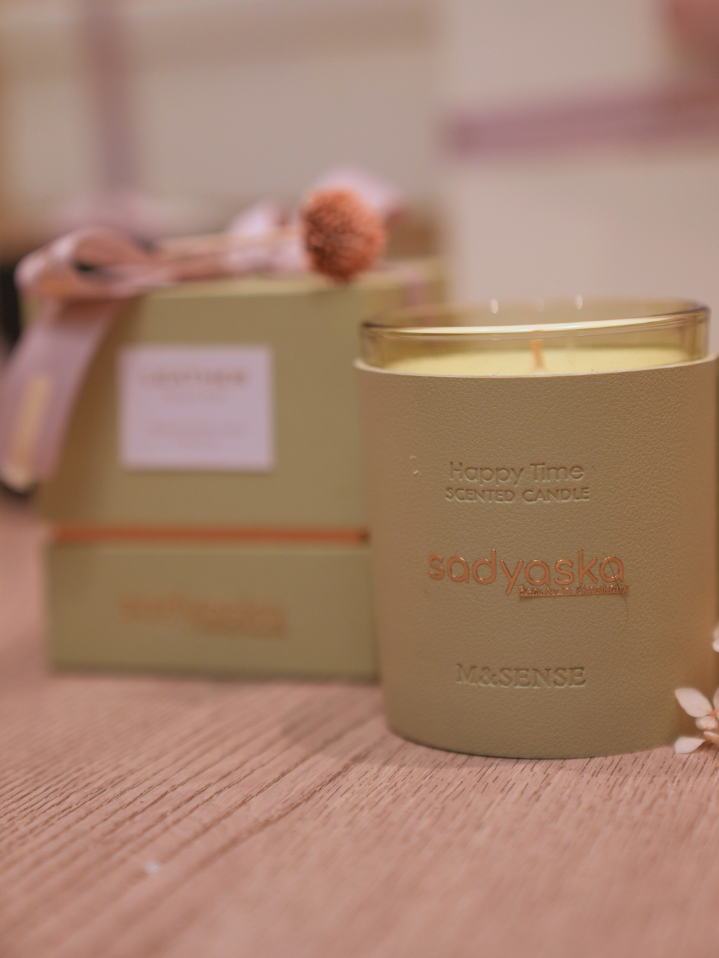 Sadyaska Happy Time Scented Candle -Green Leather 1 Pcs Product