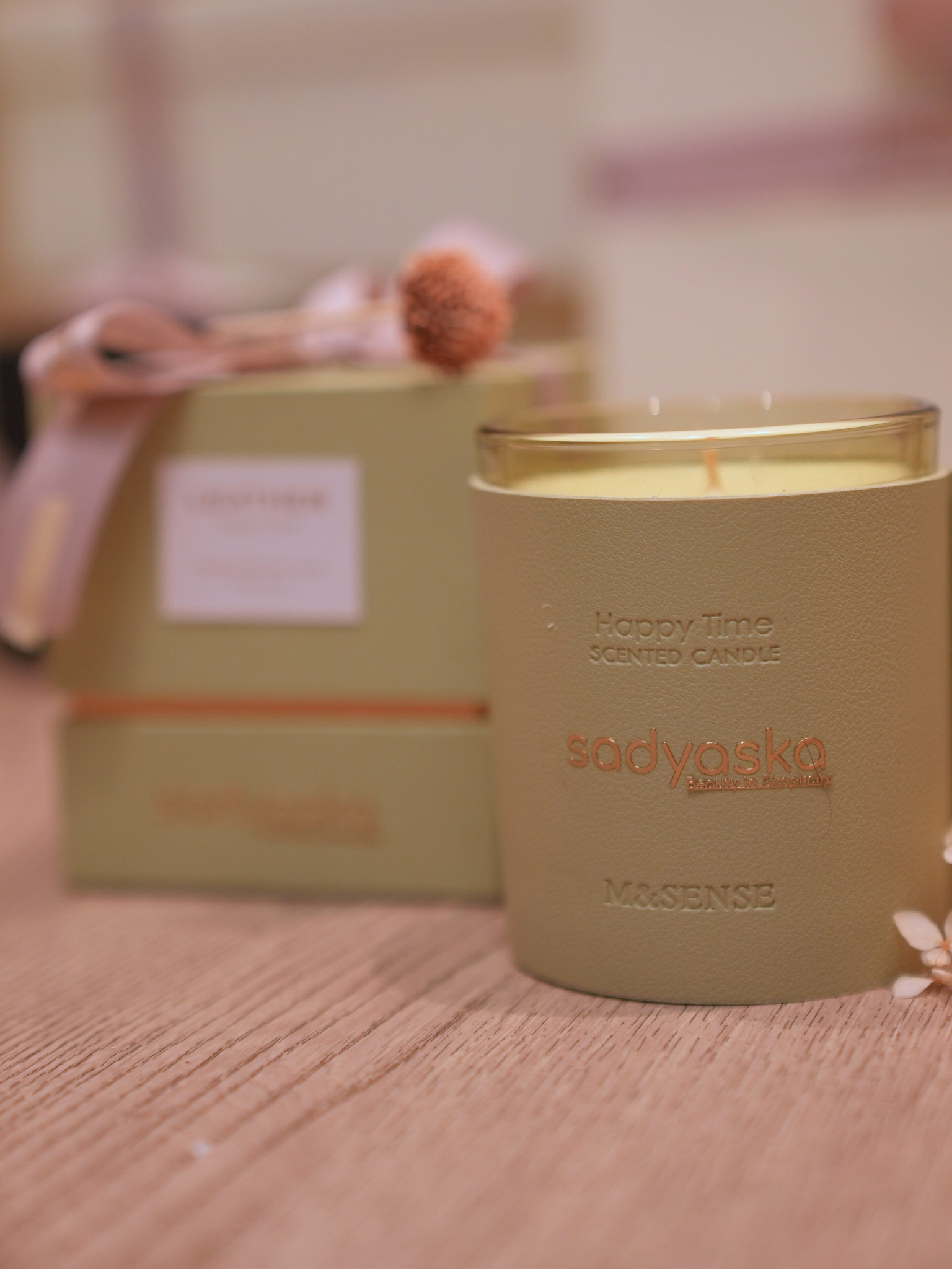 Sadyaska Happy Time Scented Candle -Green Leather 1 Pcs Product