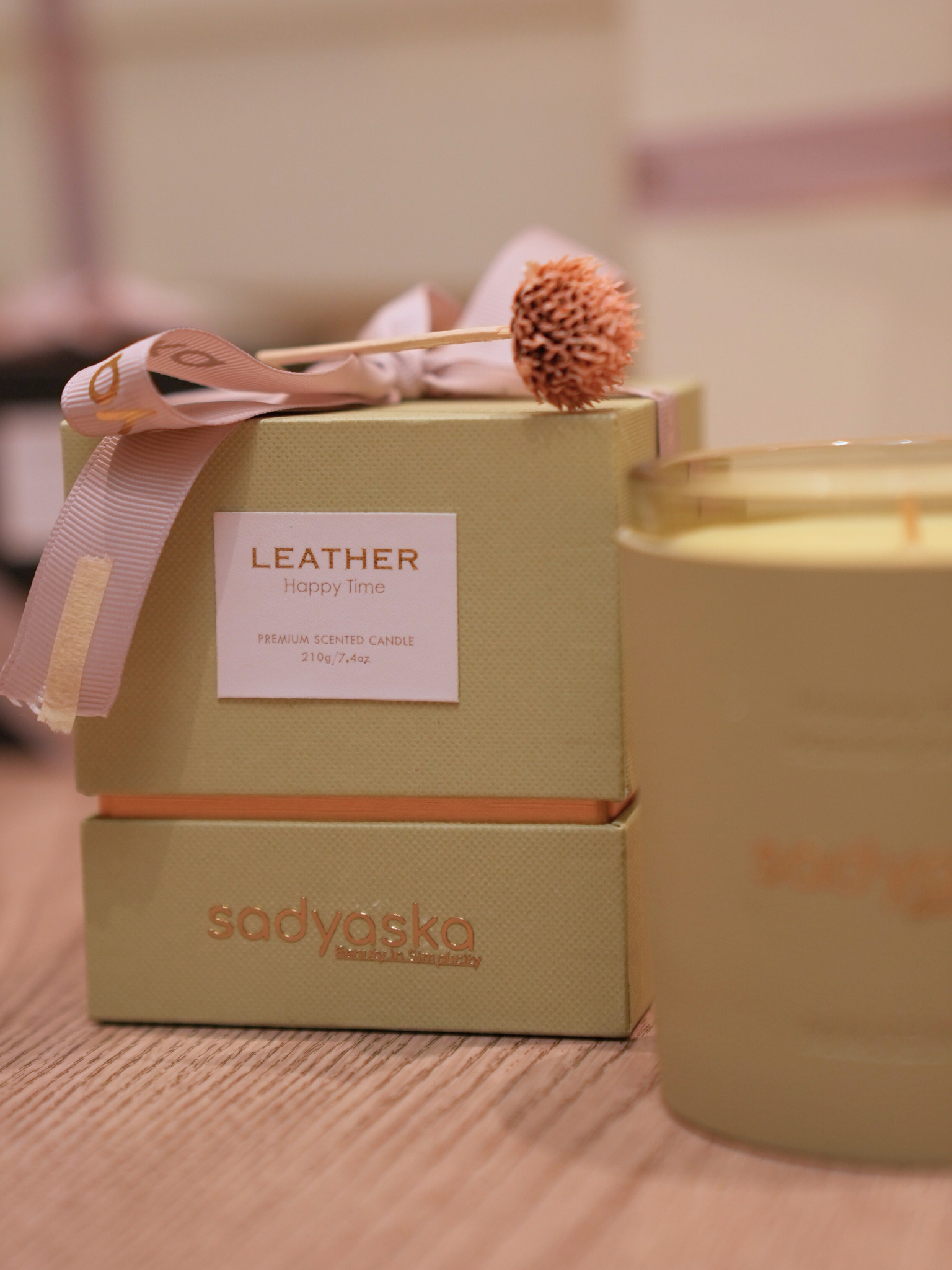 Sadyaska Happy Time Scented Candle -Green Leather 1 Pcs Product