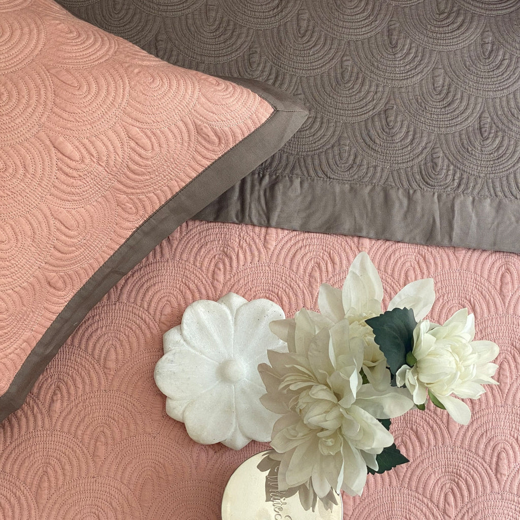 Sadyaska Coral & Taupe Beetle Reversible 1 Pcs Bedspread