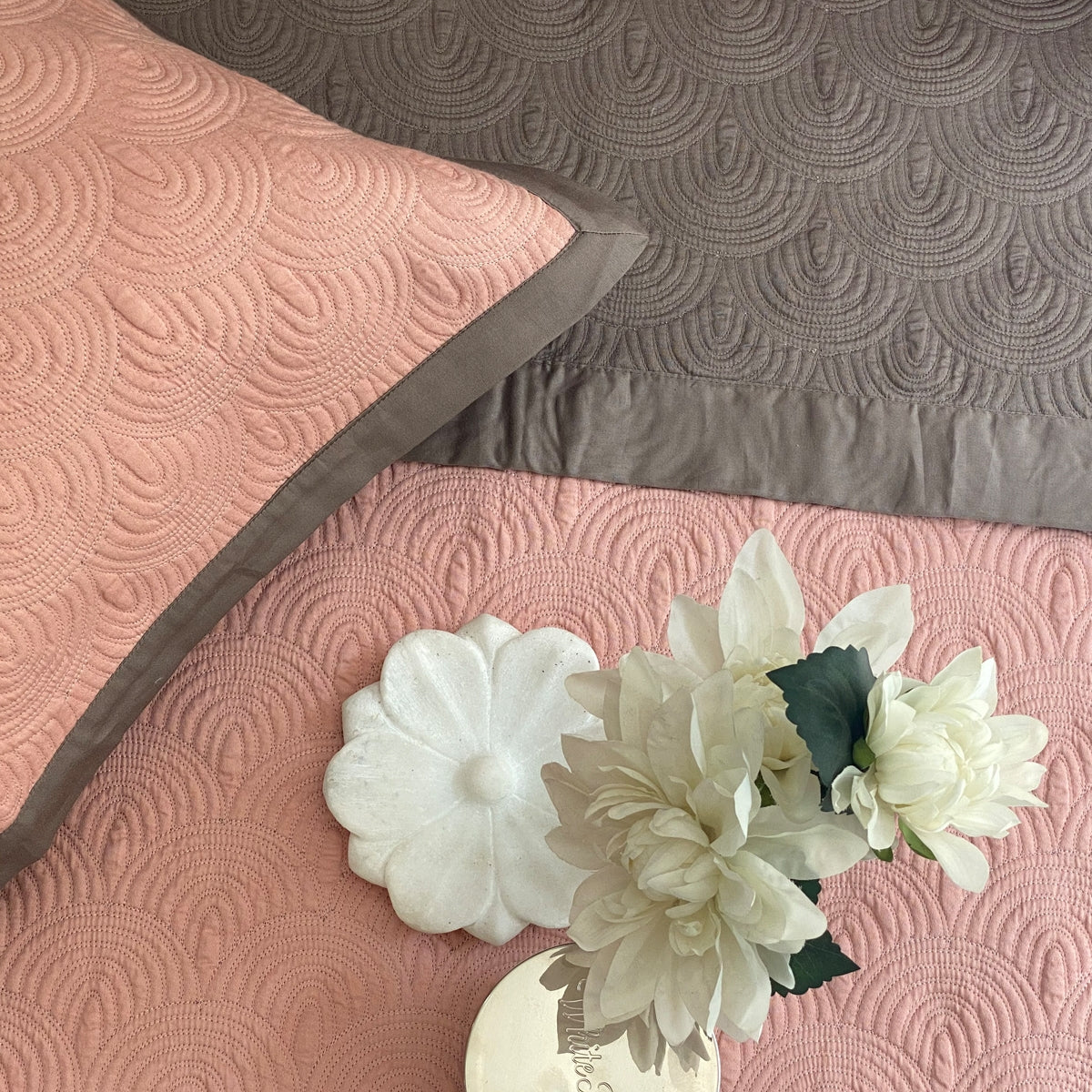 Sadyaska Coral & Taupe Beetle Reversible 1 Pcs Bedspread