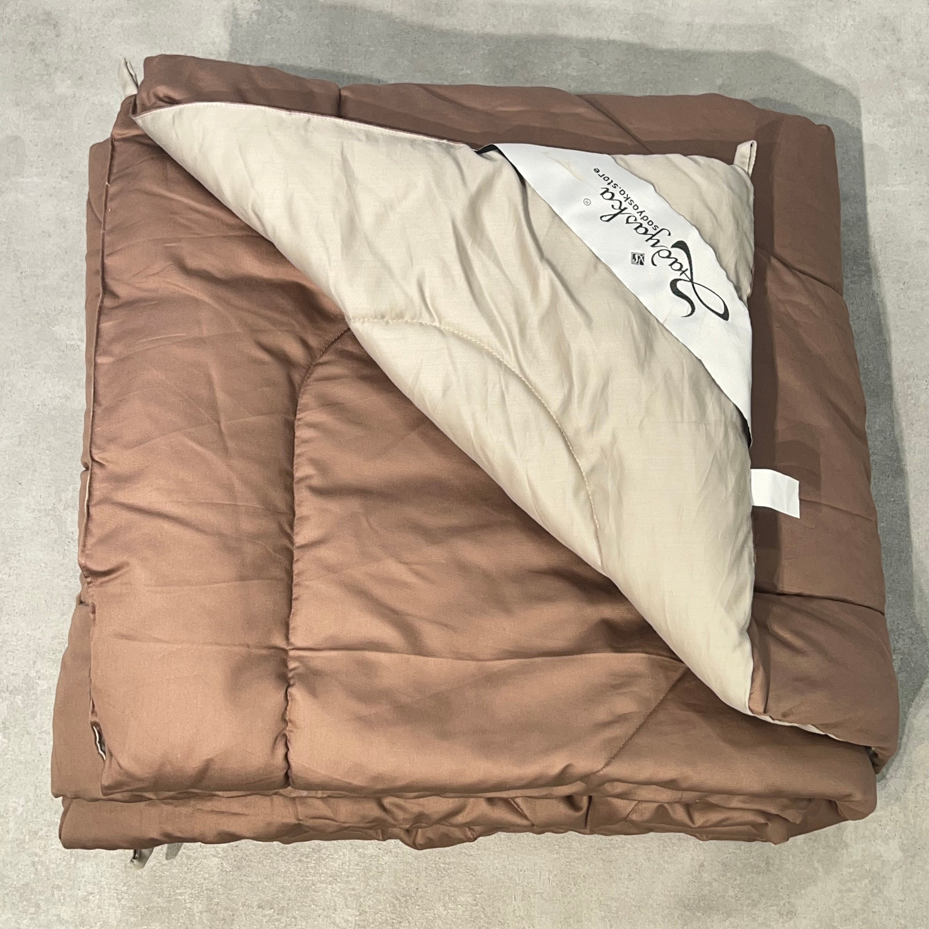 Sadyaska Brandy Rose and Beige 1000TC Cotton Rich Reversible Downfill 1 Pcs Quilt