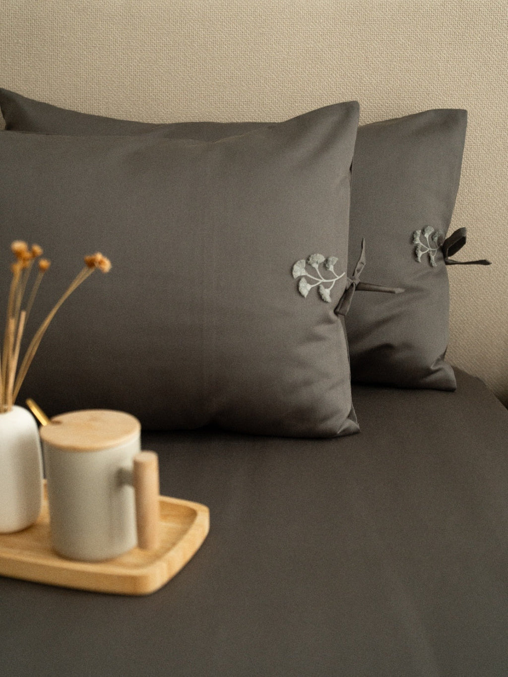 Sadyaska Botanique Titanium Grey 1000TC Egyptian Cotton Embroidered s (Set of 2) 1 Pcs Pillow Cover