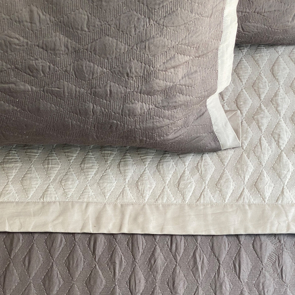 Sadyaska Beige & Khaki Chrysler Reversible 1 Pcs Bedspread