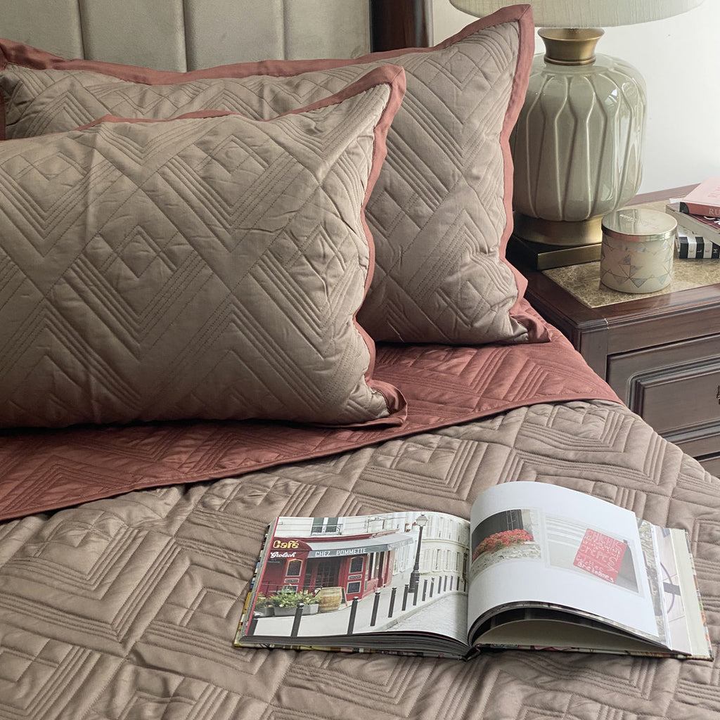 Sadyaska Quilted Blush and Taupe Cliff Reversible 1 Pcs Bedspread