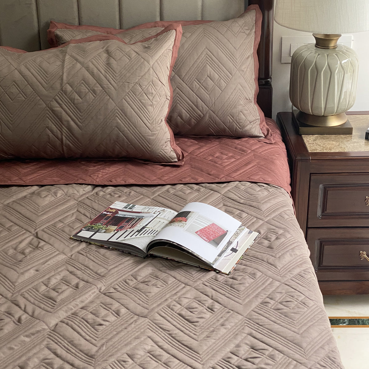 Sadyaska Quilted Blush and Taupe Cliff Reversible 1 Pcs Bedspread