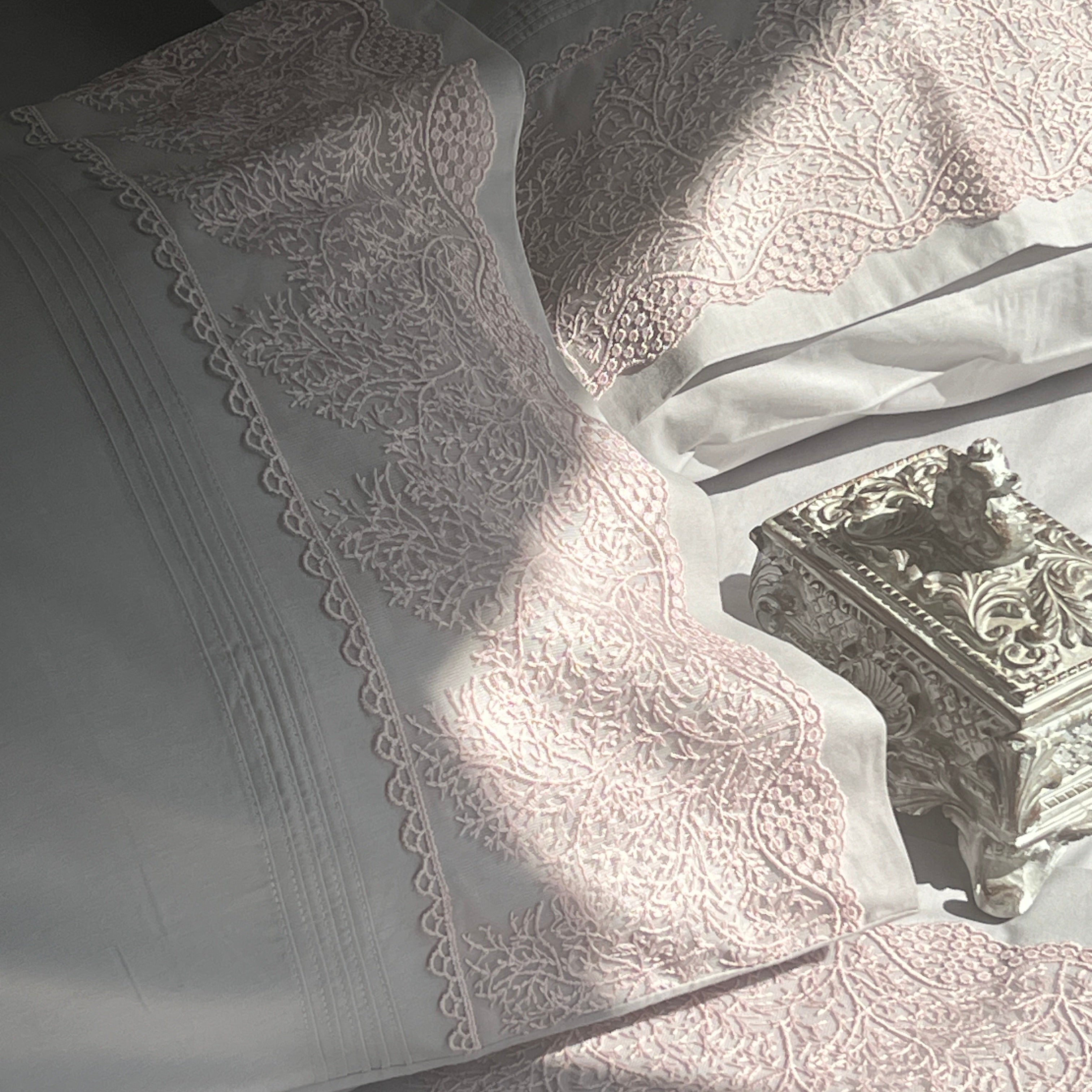 Sadyaska Chantilly Pearl Grey Embroidered Lace Set 1 Pcs Bedsheet