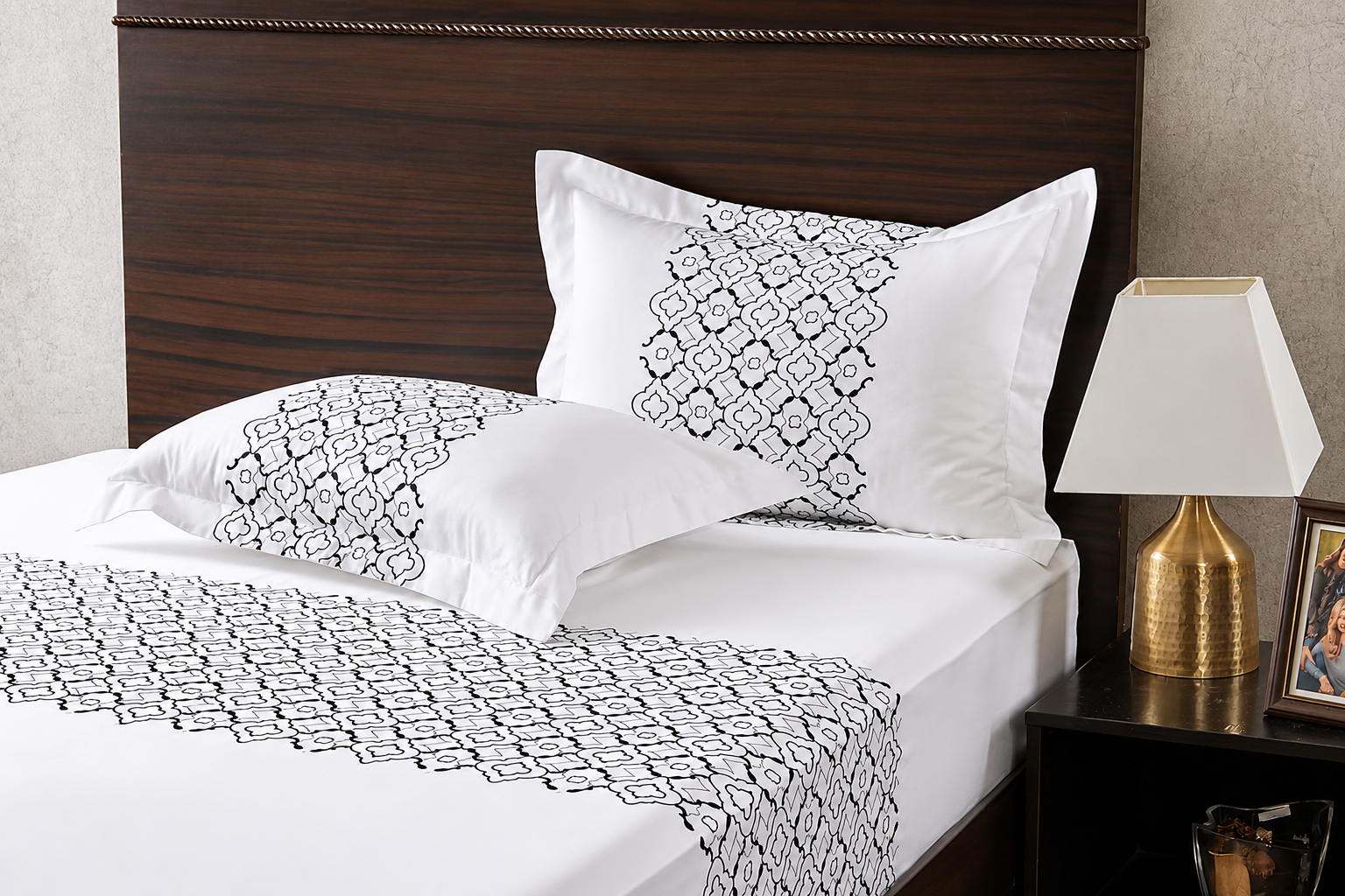 Anna Simona Turni 3 Pcs Bedsheet Set 400 TC Cotton Satin Embroidered Bed Cover Set – White & Black