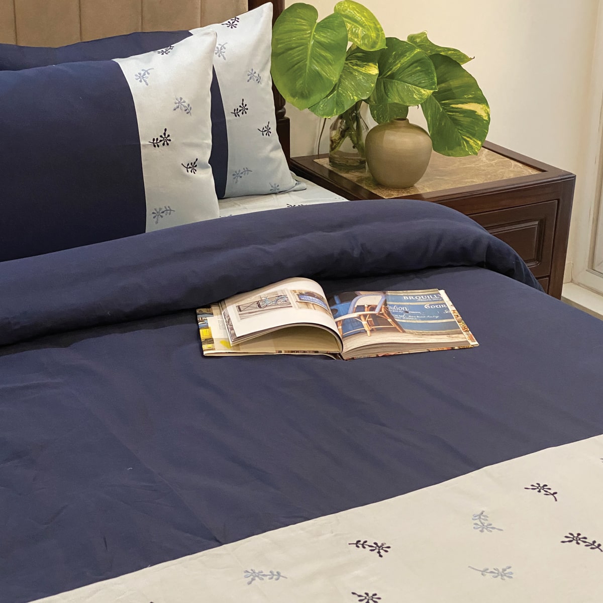 Sadyaska Daisy Smoke Blue and Navy Mesmeric 1 Pcs Duvet Cover Set