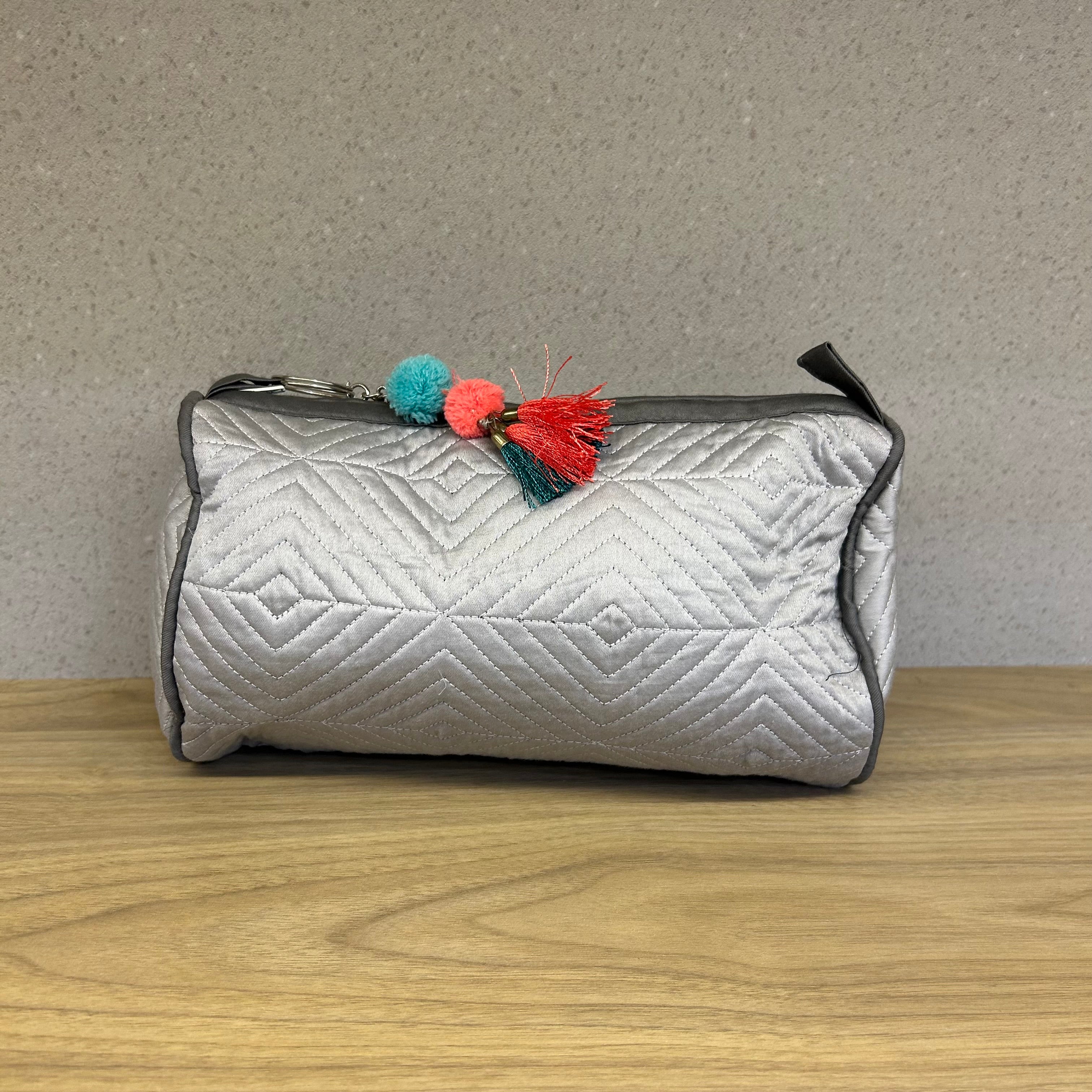 Sadyaska Grey Cotton ed Wedding Jewelry Pouch / Cosmetic / Make Up Case Multifunction Storage 1 Pcs Quilt