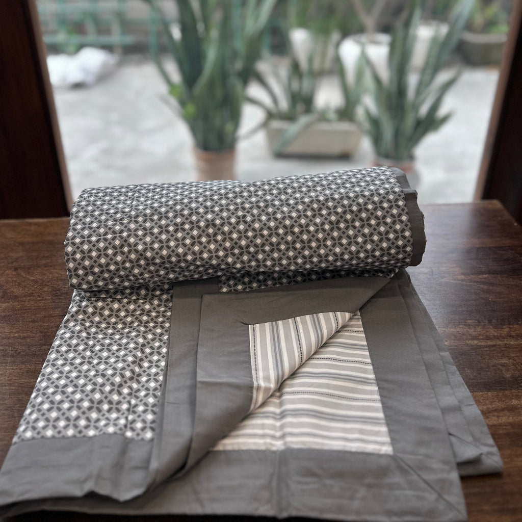 Sadyaska Double Bed Grey Printed Premium Pure Cotton Reversible 1 Pcs Dohar
