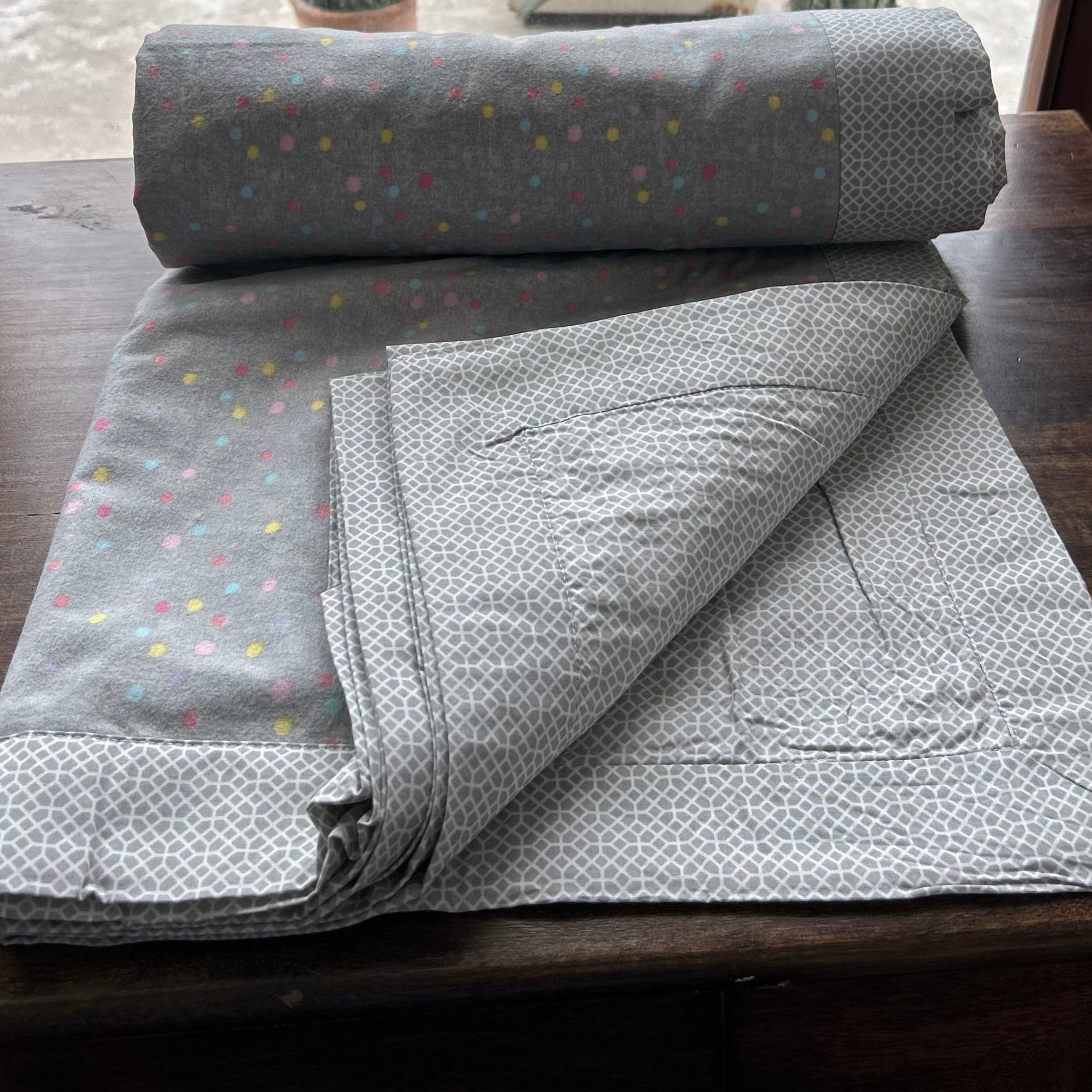 Sadyaska Single Bed Grey Dots Printed Premium Pure Cotton Reversible 1 Pcs Dohar