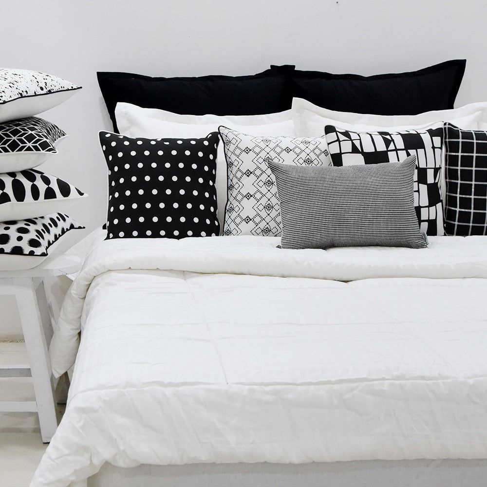 Sadyaska Black & White Luxurious Connectoline (16"X16") Dotted Geometric Print Pillow Case… 1 Pcs Cushion Cover