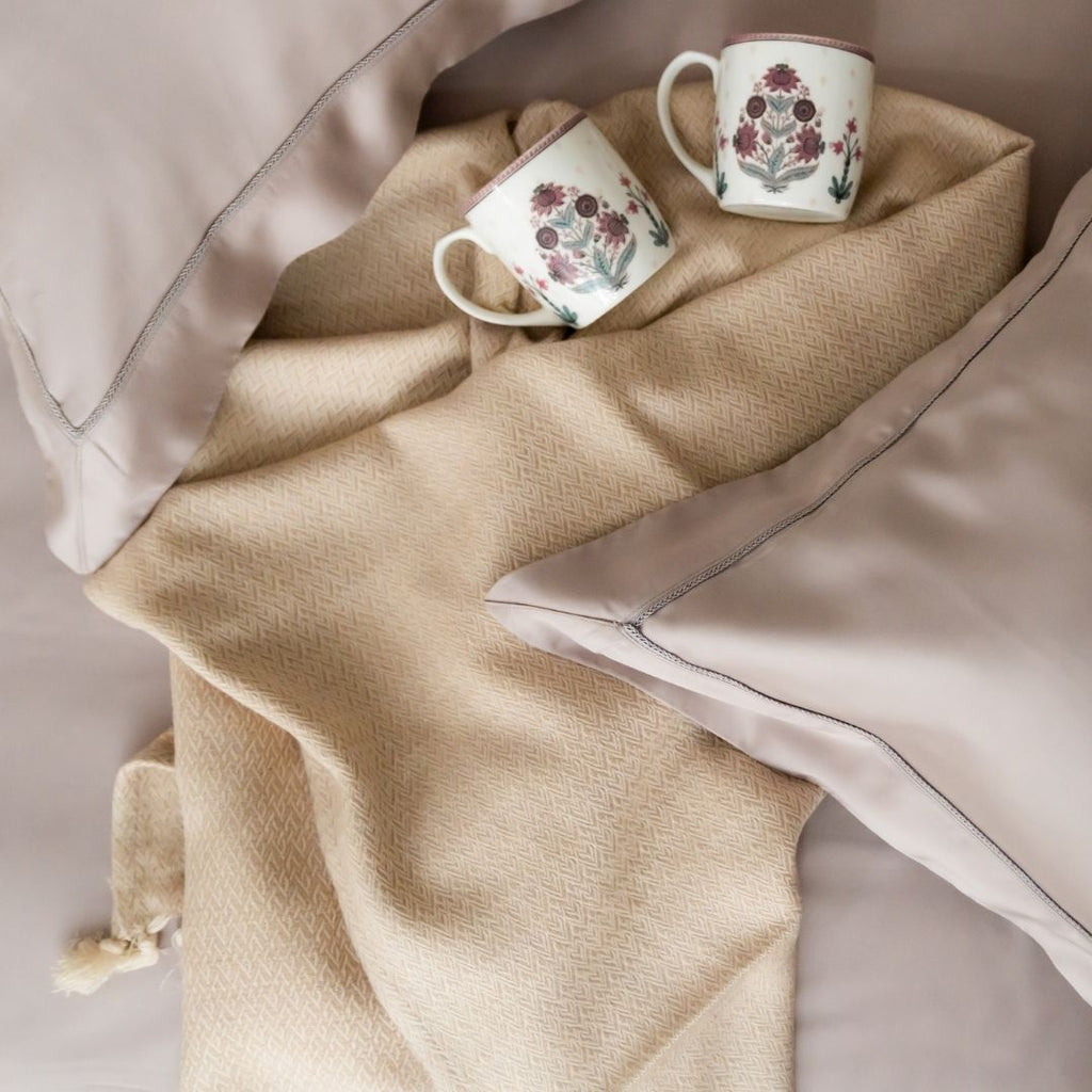 Sadyaska Evan Clay Woven Throw with s 1 Pcs Euro Sham