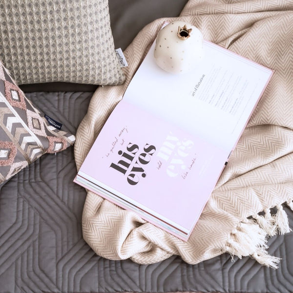 Sadyaska Herringbone Neutral Woven Throw with s 1 Pcs Cushion Cover