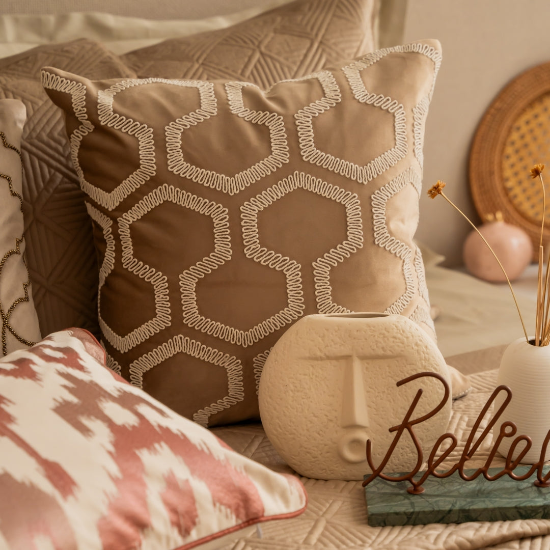 Sadyaska Decorative Honeycomb Champagne Gold Velvet 16x16 1 Pcs Cushion Cover