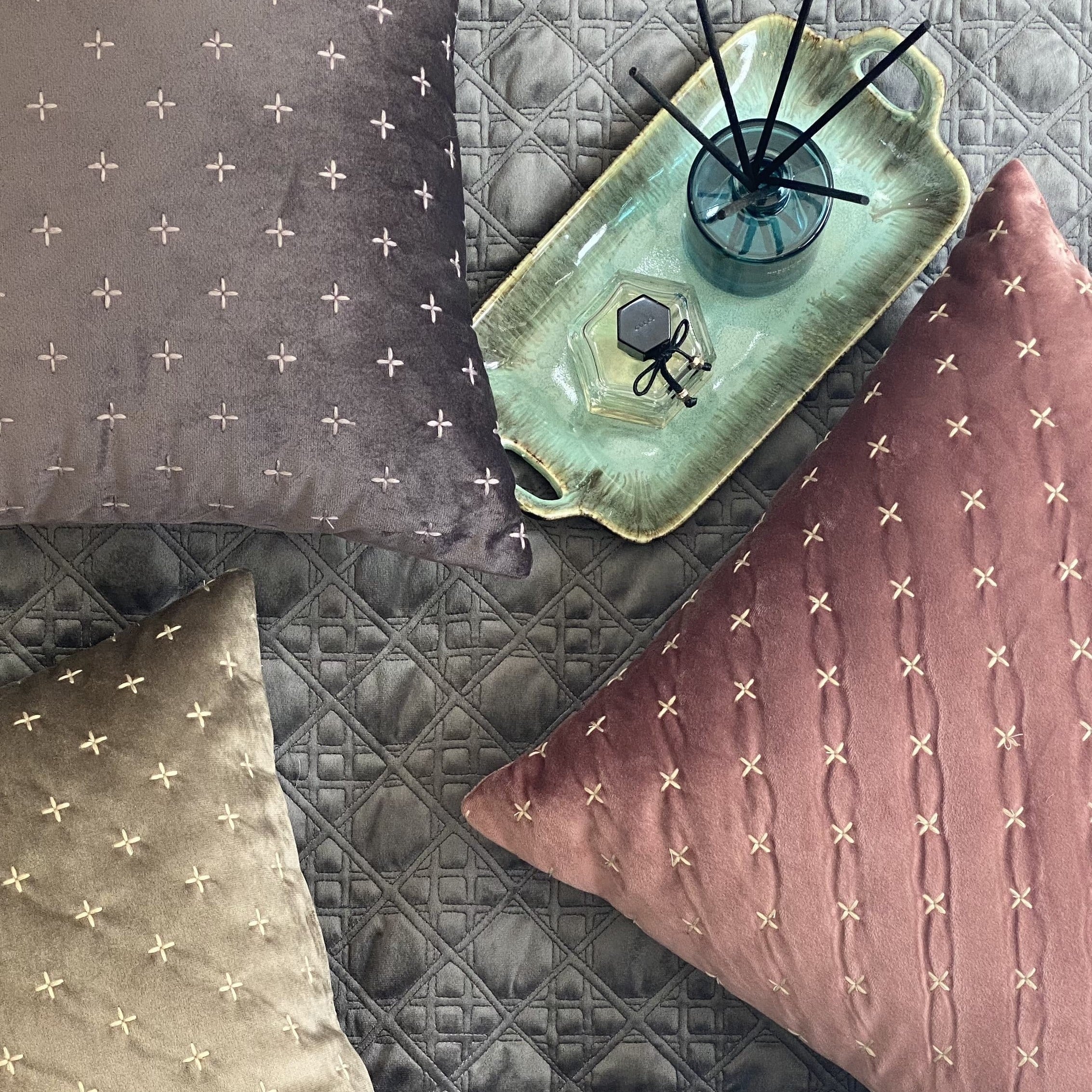 Sadyaska Decorative Sparkle Mousse Velvet 16x16 1 Pcs Cushion Cover