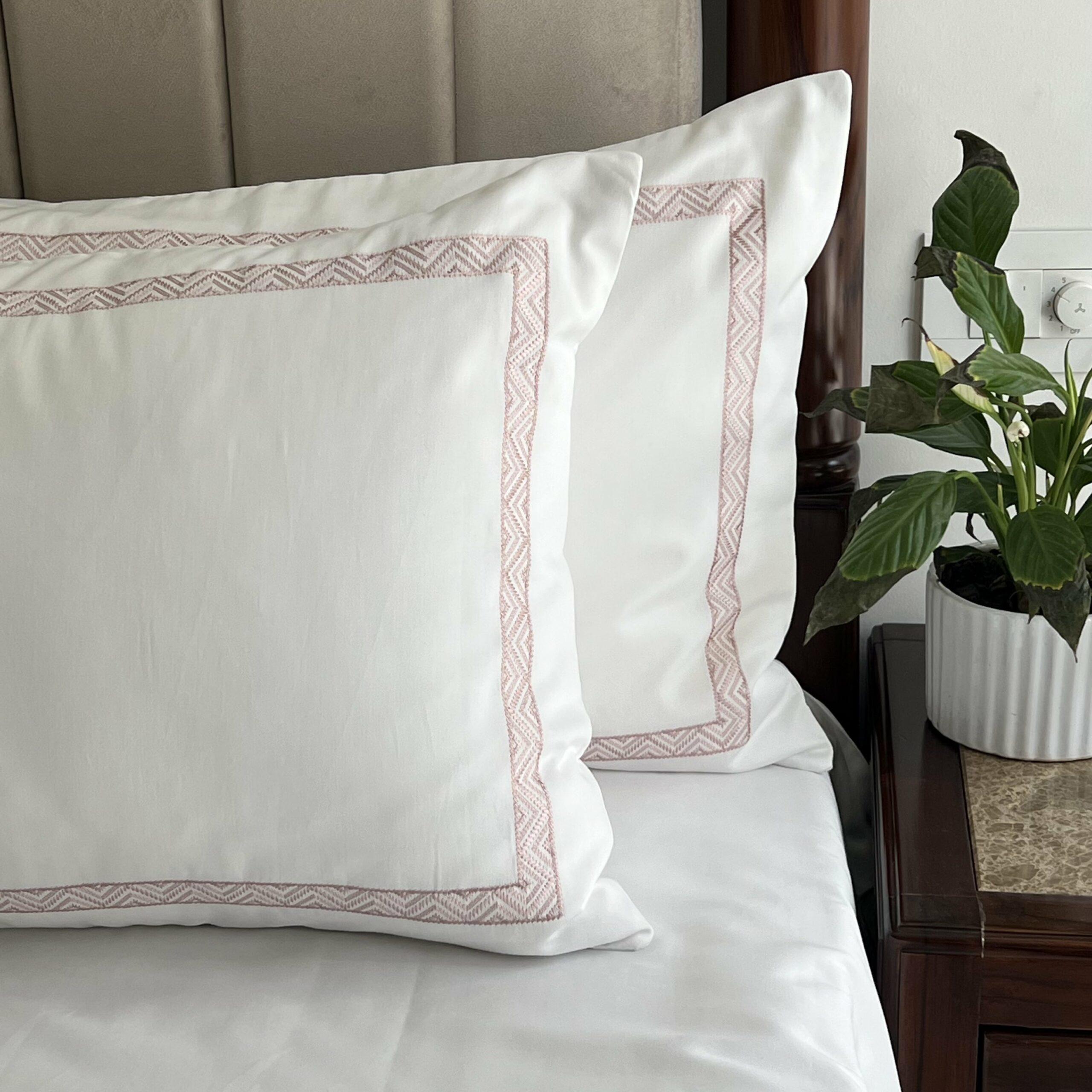 Sadyaska Wiggle Whites 1 Pcs Bedsheet