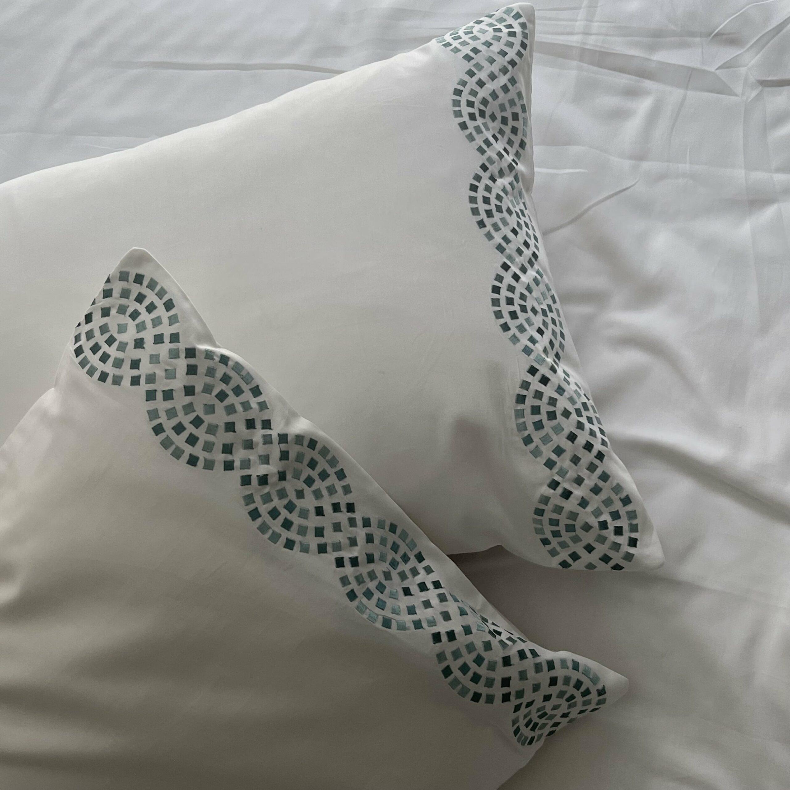 Sadyaska Curl Whites 1 Pcs Bedsheet