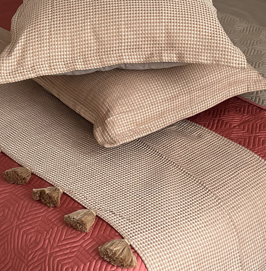 Sadyaska Honeycomb Mocha Textured Woven Bed Runner with Tassels & Matching s (Set of 03) 1 Pcs Euro Sham