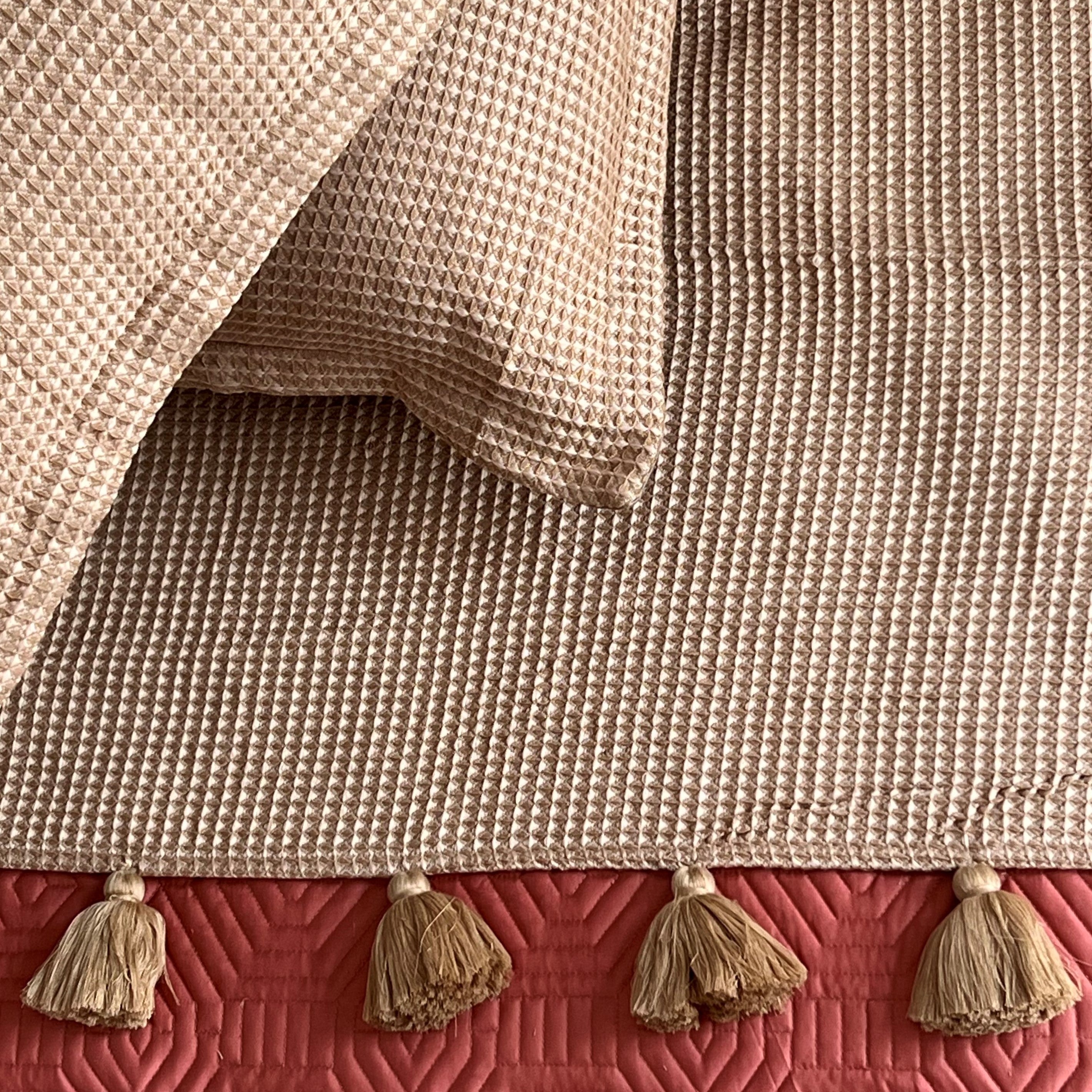 Sadyaska Honeycomb Mocha Textured Woven Bed Runner with Tassels & Matching s (Set of 03) 1 Pcs Euro Sham