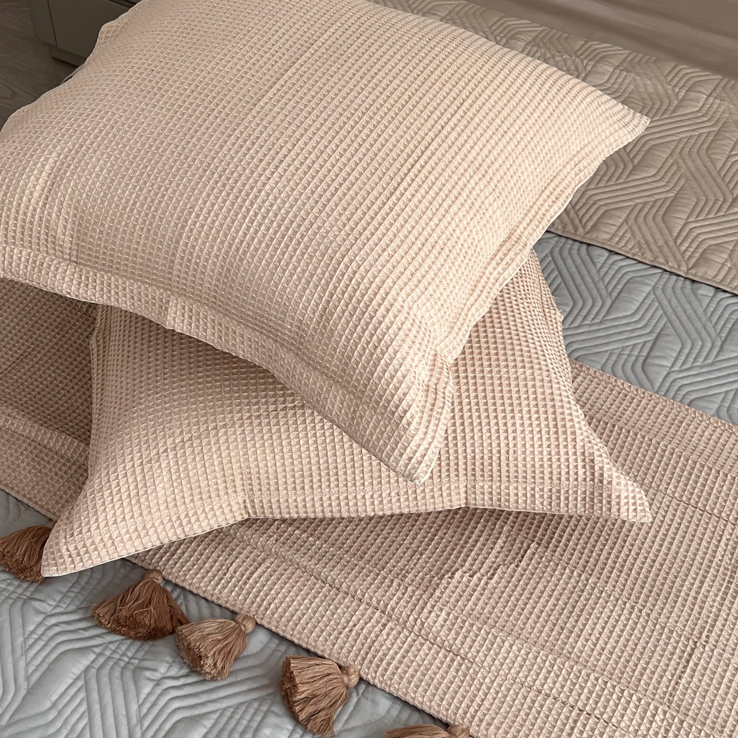 Sadyaska Honeycomb Oats Beige Textured Woven Bed Runner with Tassels & Matching s (Set of 03) 1 Pcs Euro Sham