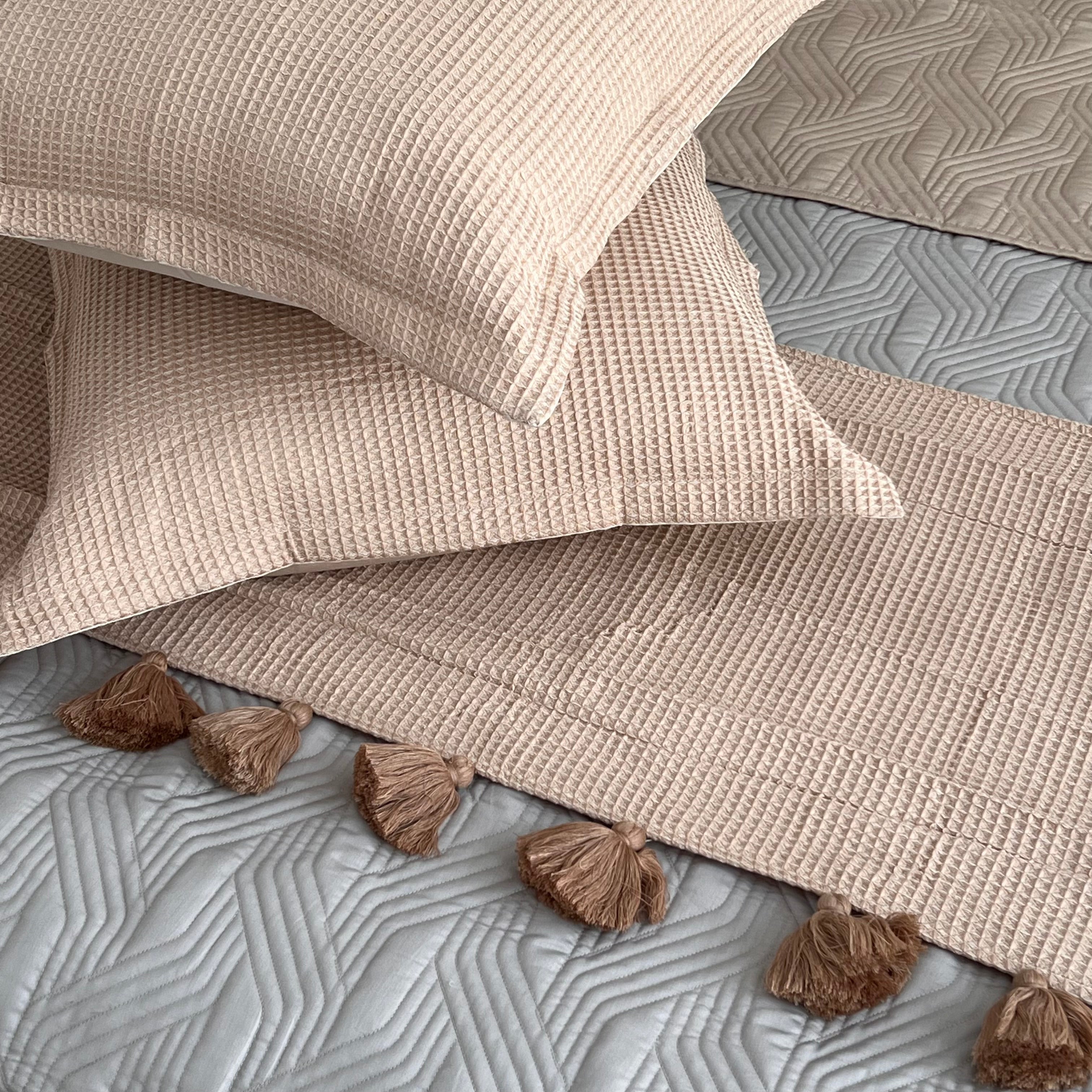Sadyaska Honeycomb Oats Beige Textured Woven Bed Runner with Tassels & Matching s (Set of 03) 1 Pcs Euro Sham